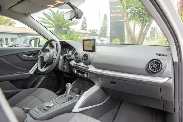 Audi Q2 30 TFSI Design S tronic 15