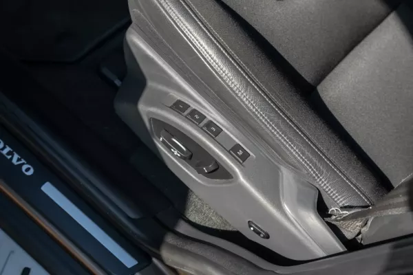 Volvo XC 60 2.0 D3 Summum Geartronic 19