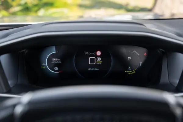 Peugeot e-2008 50 kWh GT 10