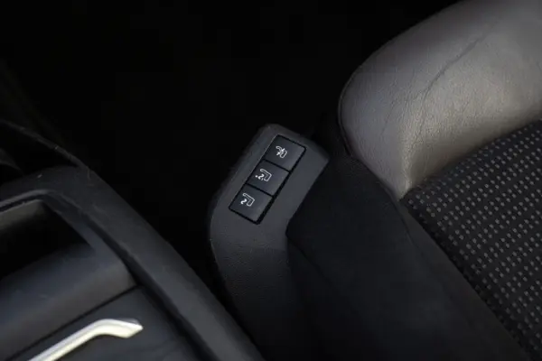 Citroën Grand C4 Spacetourer 1.5 BlueHDi Shine EAT8 28