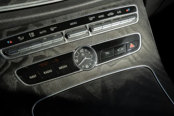 Mercedes-Benz E 220 d AMG Line Aut. 19