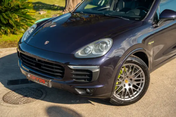 Porsche Cayenne S E-Hybrid 2