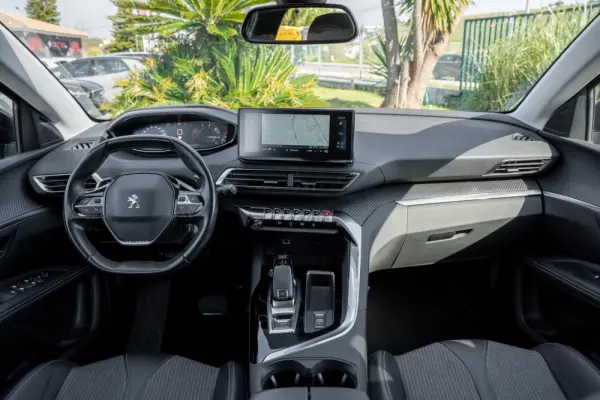 Peugeot 5008 1.5 BlueHDi Allure EAT8 6