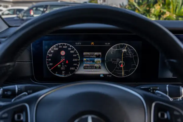 Mercedes-Benz E 220 d AMG Line Aut. 11