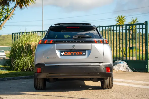 Peugeot e-2008 50 kWh GT 6