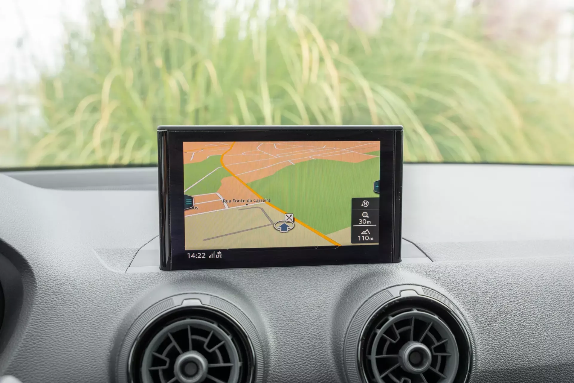 Audi Q2 30 TFSI Design S tronic 12