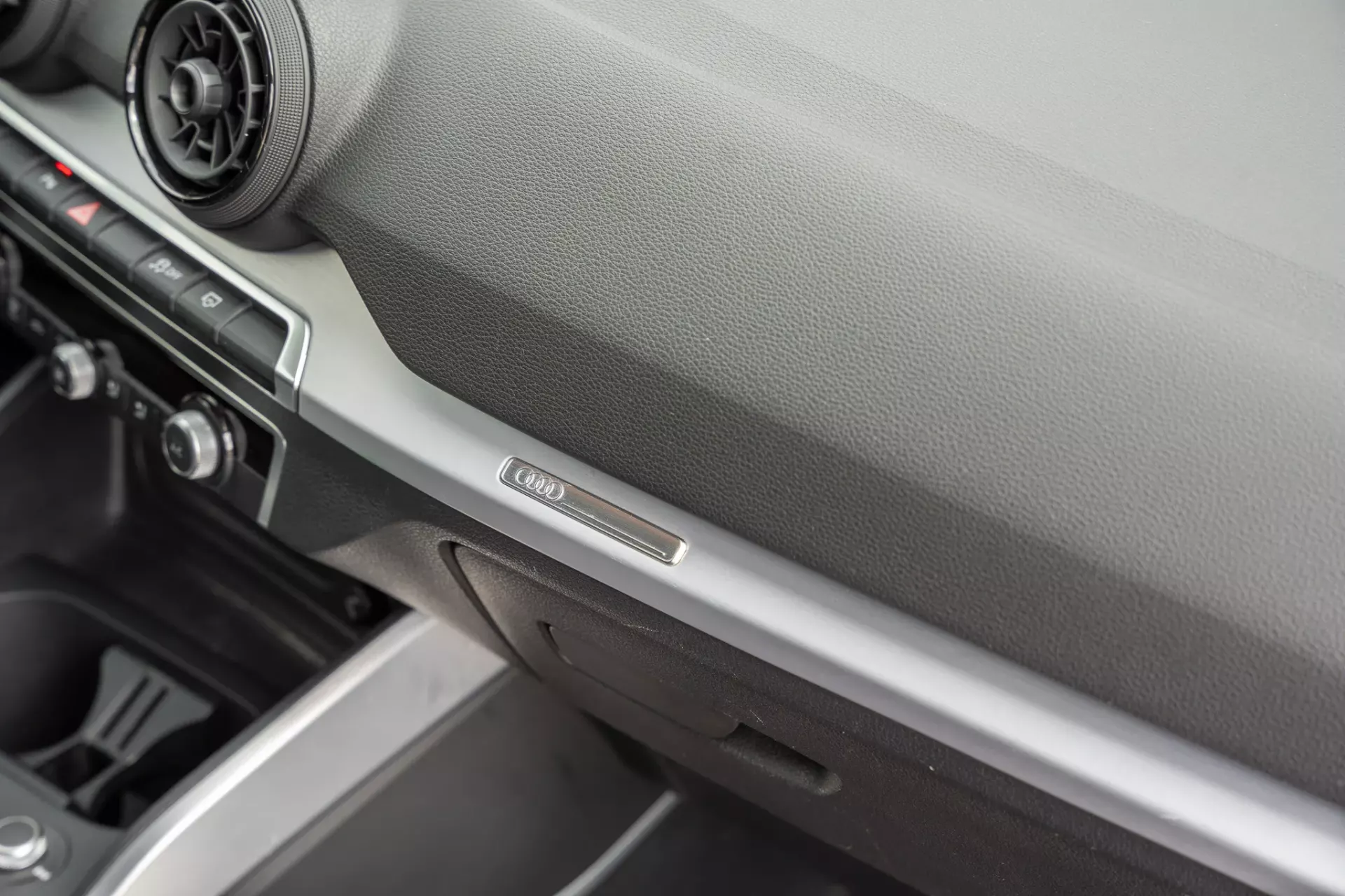 Audi Q2 30 TFSI Design S tronic 16
