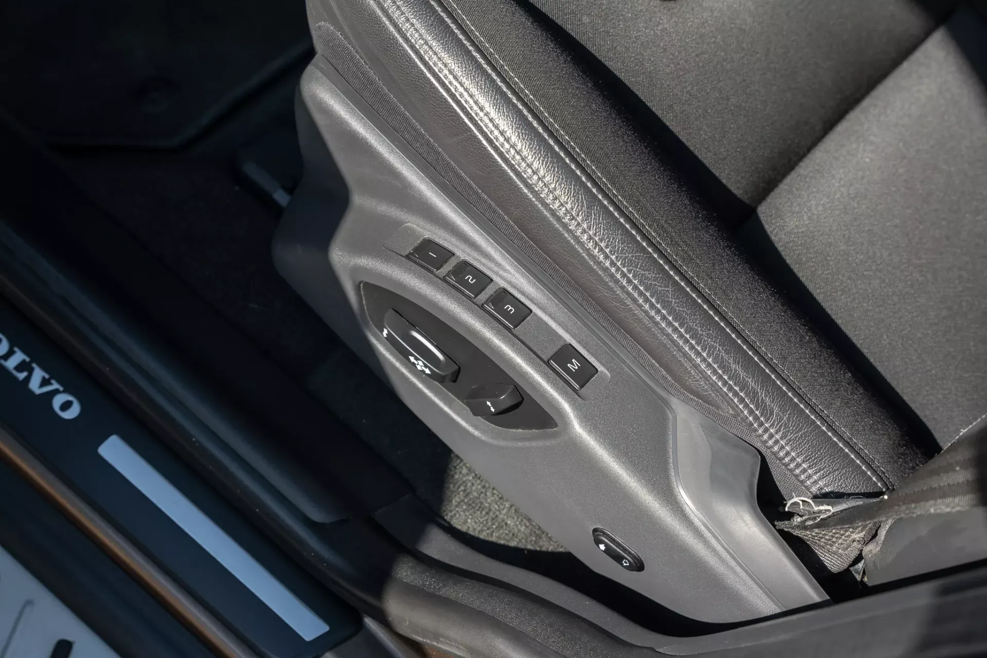 Volvo XC 60 2.0 D3 Summum Geartronic 19