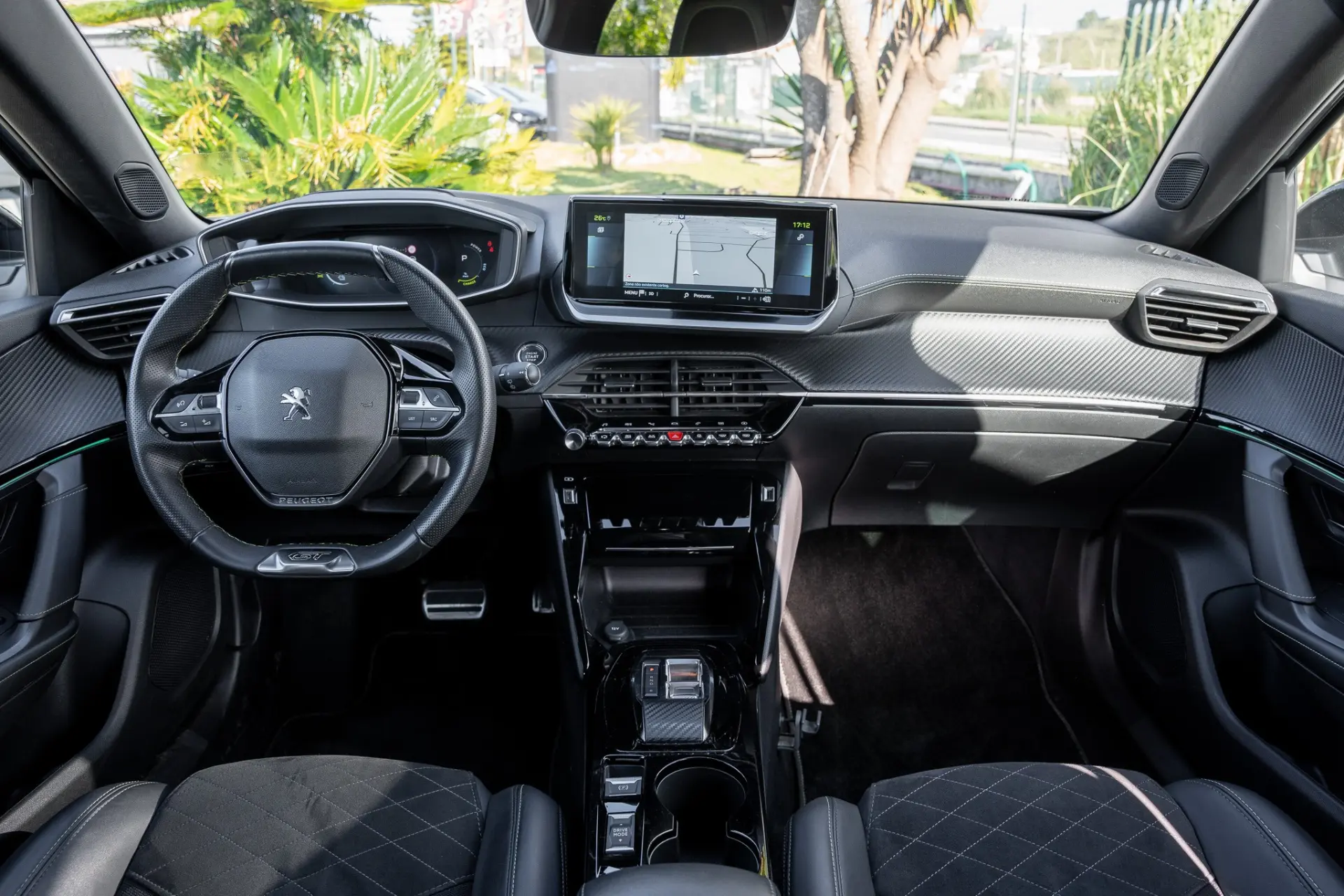 Peugeot e-2008 50 kWh GT 8