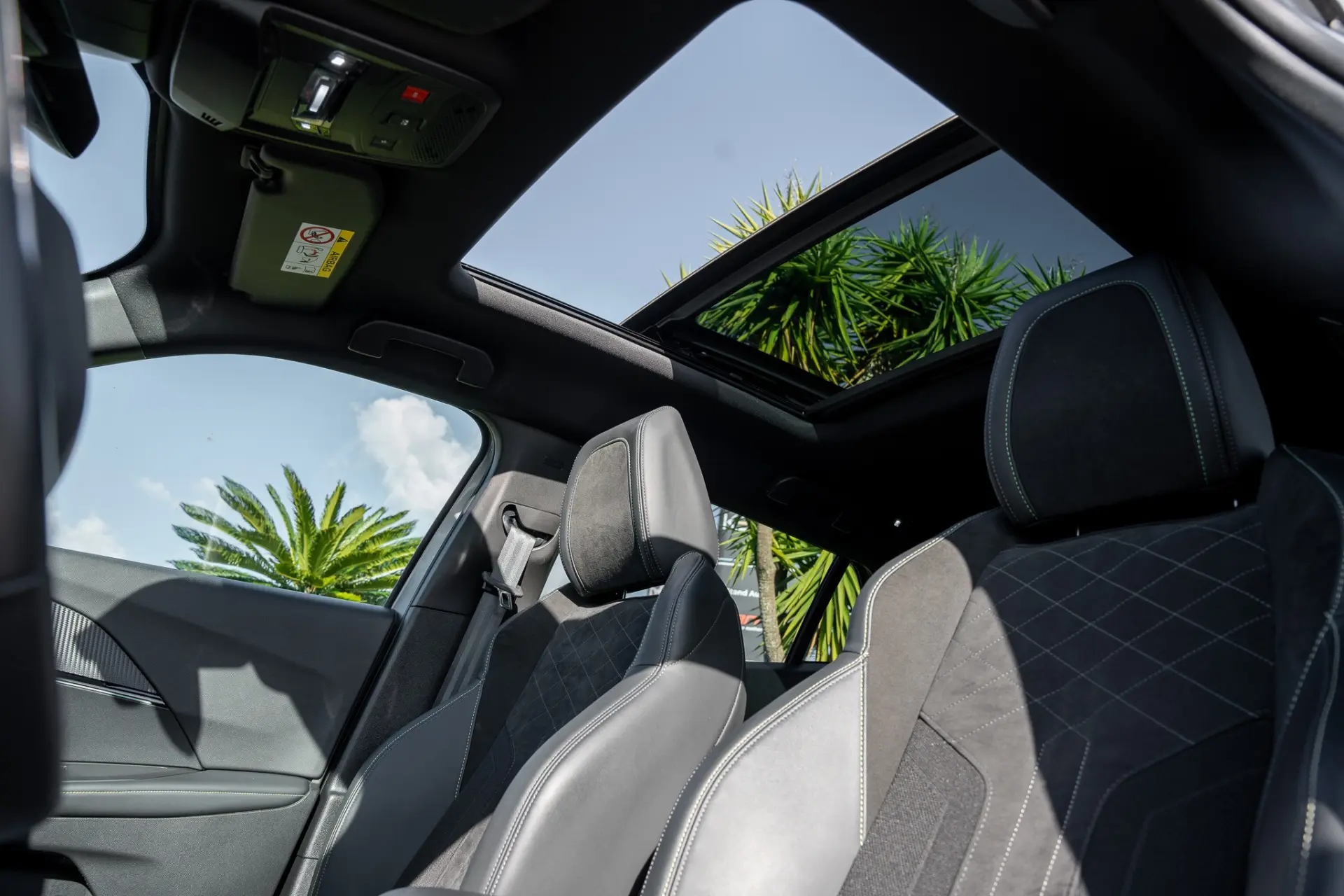 Peugeot e-2008 50 kWh GT 19