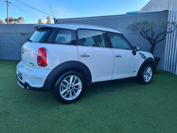 MINI Countryman Cooper SD ALL4 Auto 3