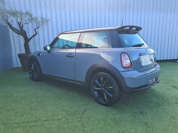 MINI 3 Portas One Nardo Grey 4