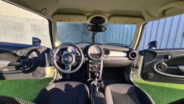 MINI 3 Portas One D 7