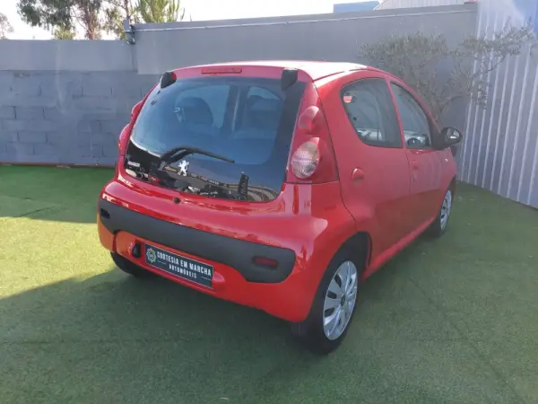 Peugeot 107 1.0 Trendy 4