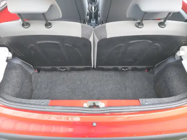 Peugeot 107 1.0 Trendy 9