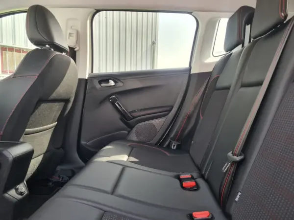 Peugeot 2008 1.2 PureTech GT Line 10