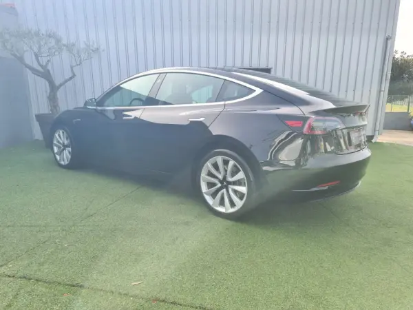 Tesla Model 3 Standard Range Plus RWD 3
