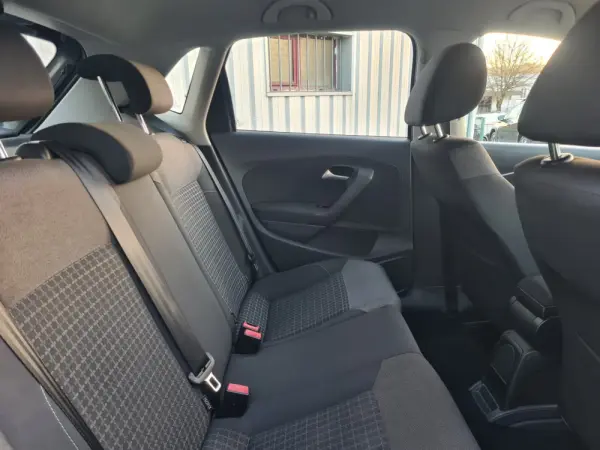 Volkswagen Polo 1.0 Confortline 9