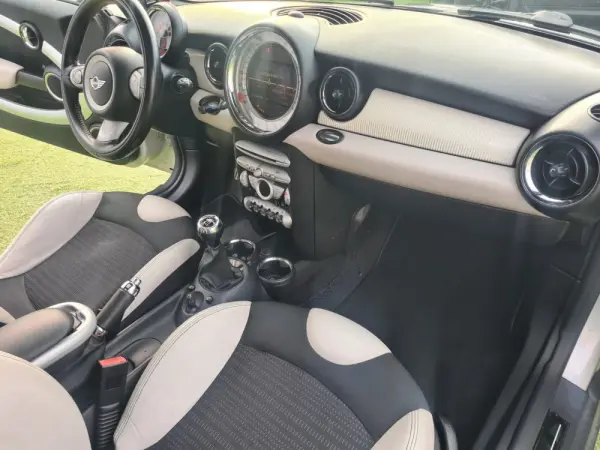 MINI 3 Portas Cooper 50 CAMDEN 5