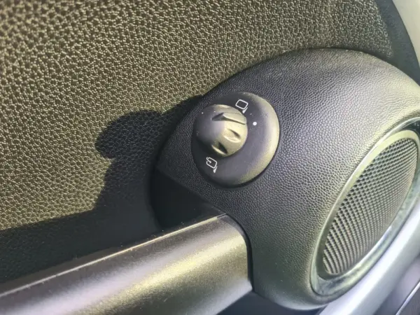 MINI 3 Portas Cooper 50 CAMDEN 10