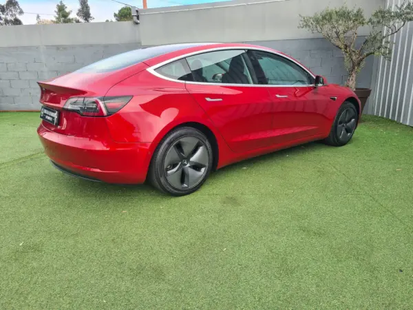 Tesla Model 3 Standard Range Plus RWD 3