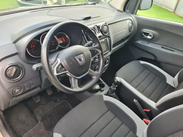 Dacia Lodgy 1.5 Blue dCi Stepway 7L 5