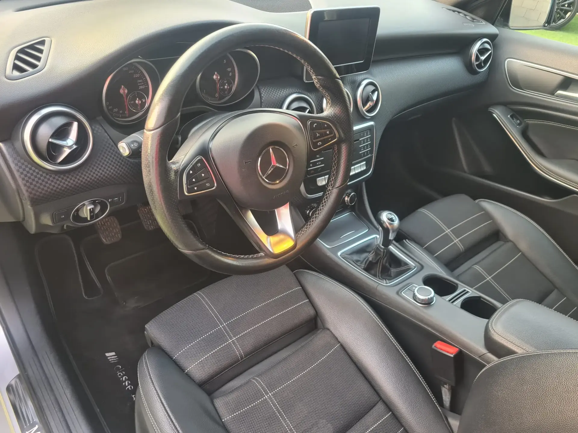 Mercedes-Benz A 200 CDi BlueEfficiency 5