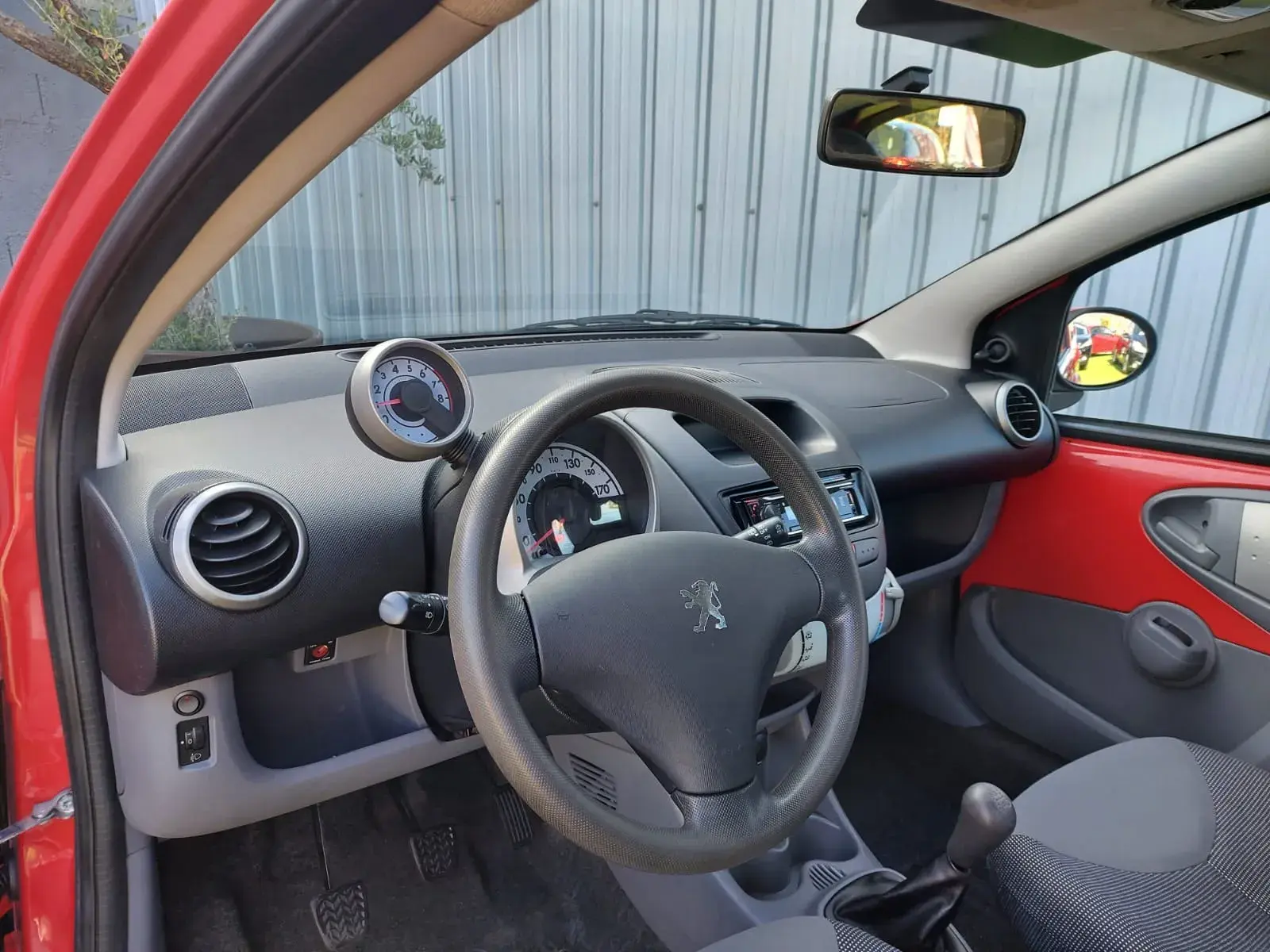 Peugeot 107 1.0 Trendy 6