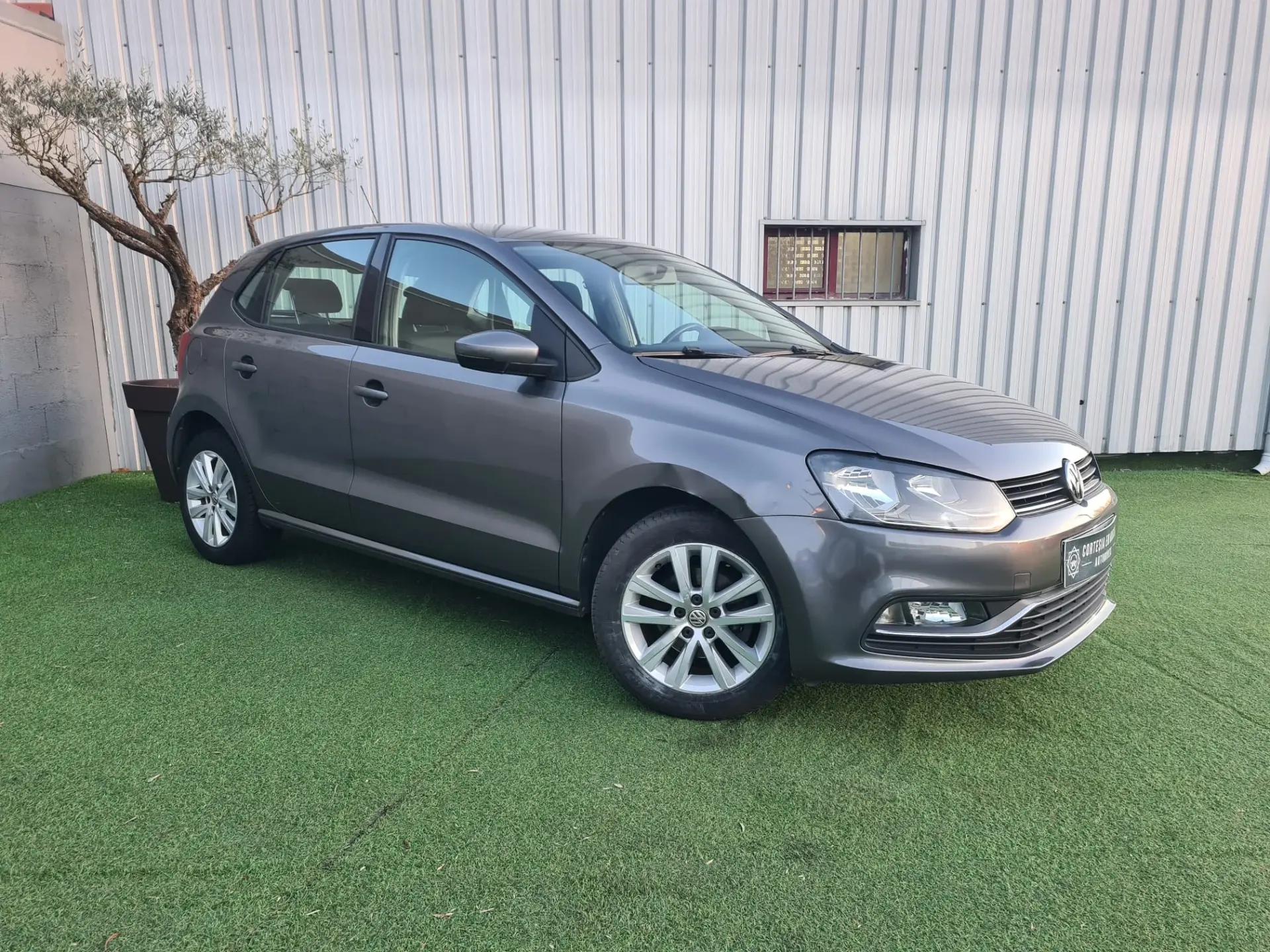 Volkswagen Polo 1.0 Confortline 2