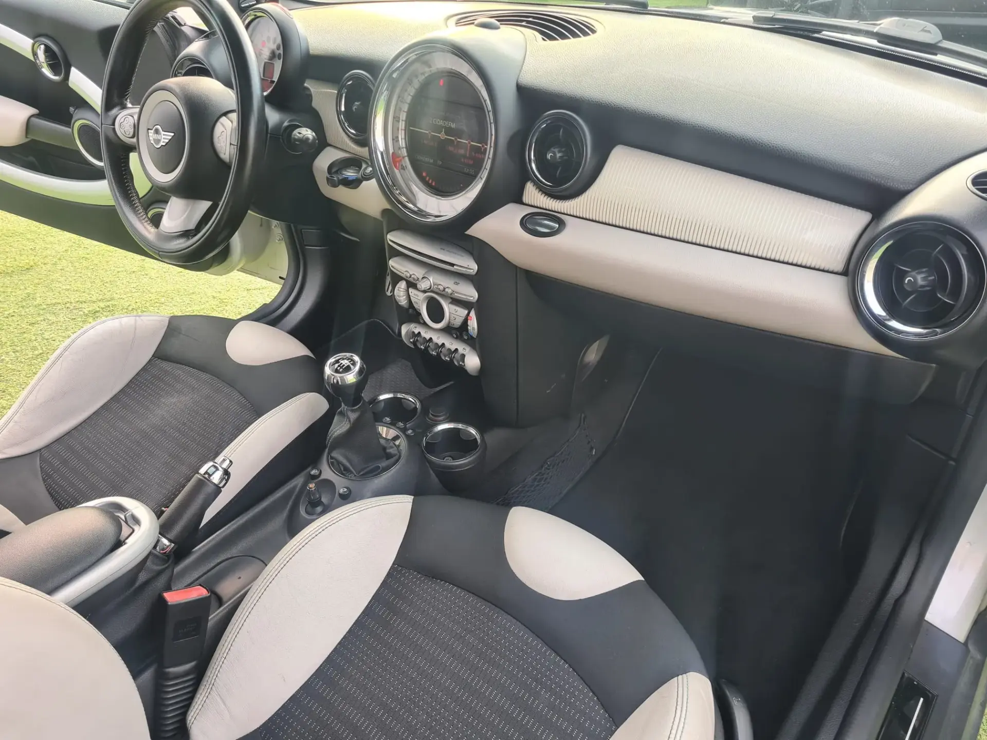 MINI 3 Portas Cooper 50 CAMDEN 5