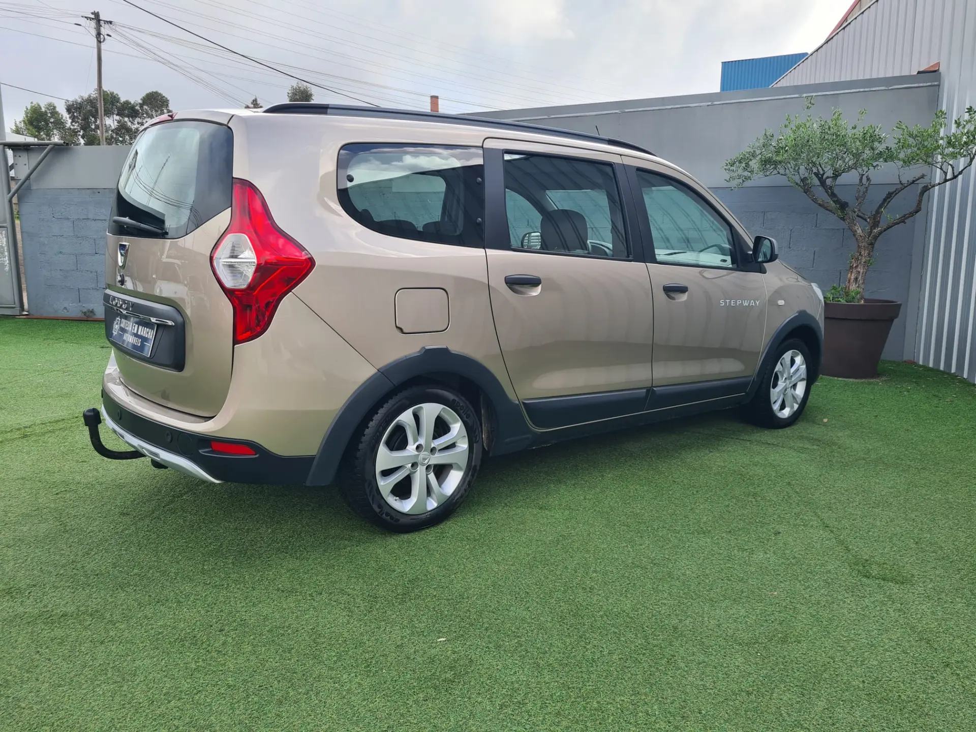 Dacia Lodgy 1.5 Blue dCi Stepway 7L 4