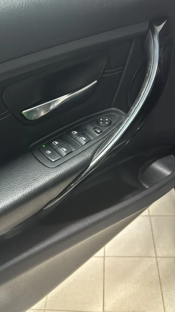 BMW 320 d Touring Auto Line Sport 8