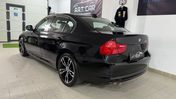 BMW 318 d Touring 13