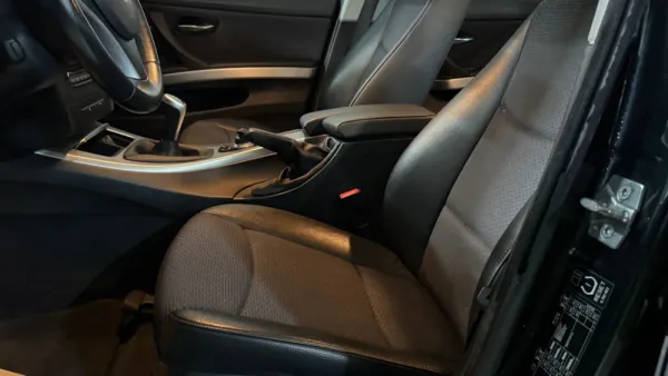 BMW 318 d Touring 24