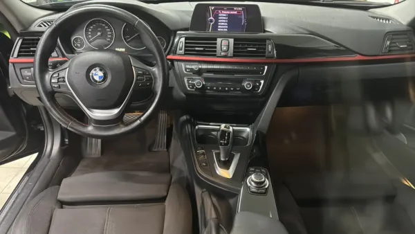 BMW 320 d Touring Auto Line Sport 15