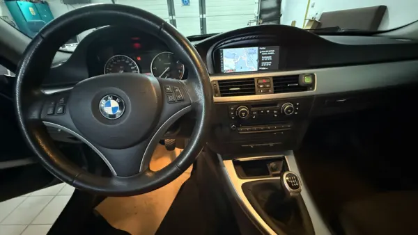 BMW 318 d Touring 18