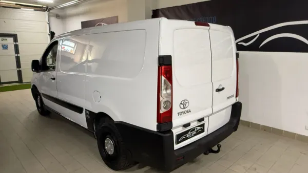 Toyota Proace 13
