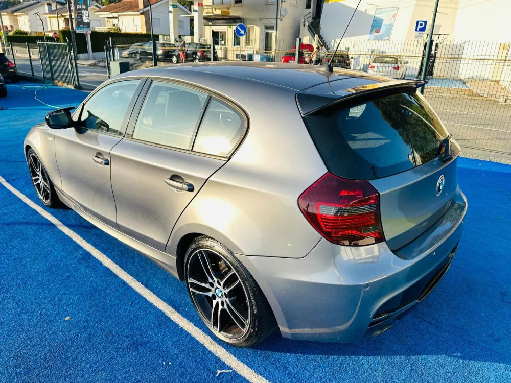 BMW 120 120d pack m 4