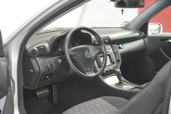 Mercedes-Benz C 220 CDi Sport Coupé Classic 6