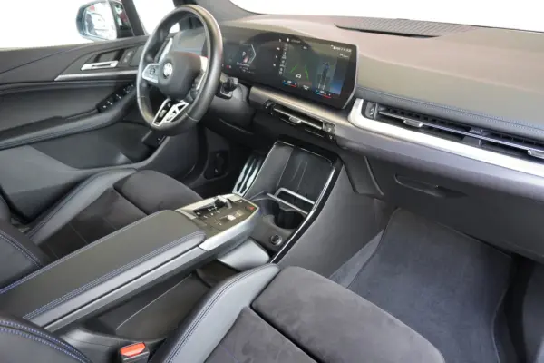 BMW 218 Active Tourer i Pack Desportivo M Auto 29