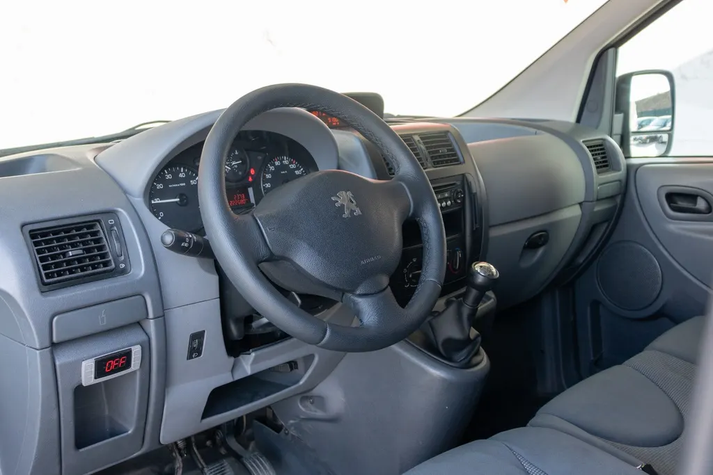 Peugeot Expert 1.6 HDi L1 Confort AC 16