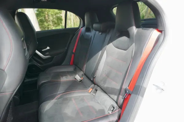 Mercedes-Benz A 35 AMG 4Matic 19