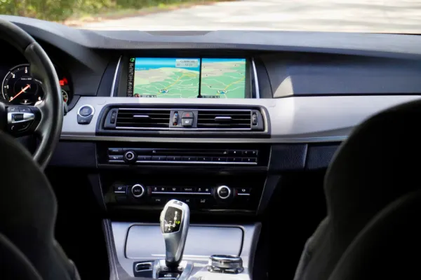 BMW 525 d Pack M Auto 10