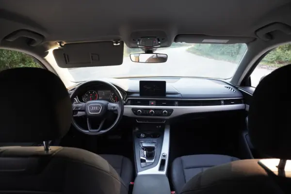 Audi A4 Avant 35 TDI S tronic 11