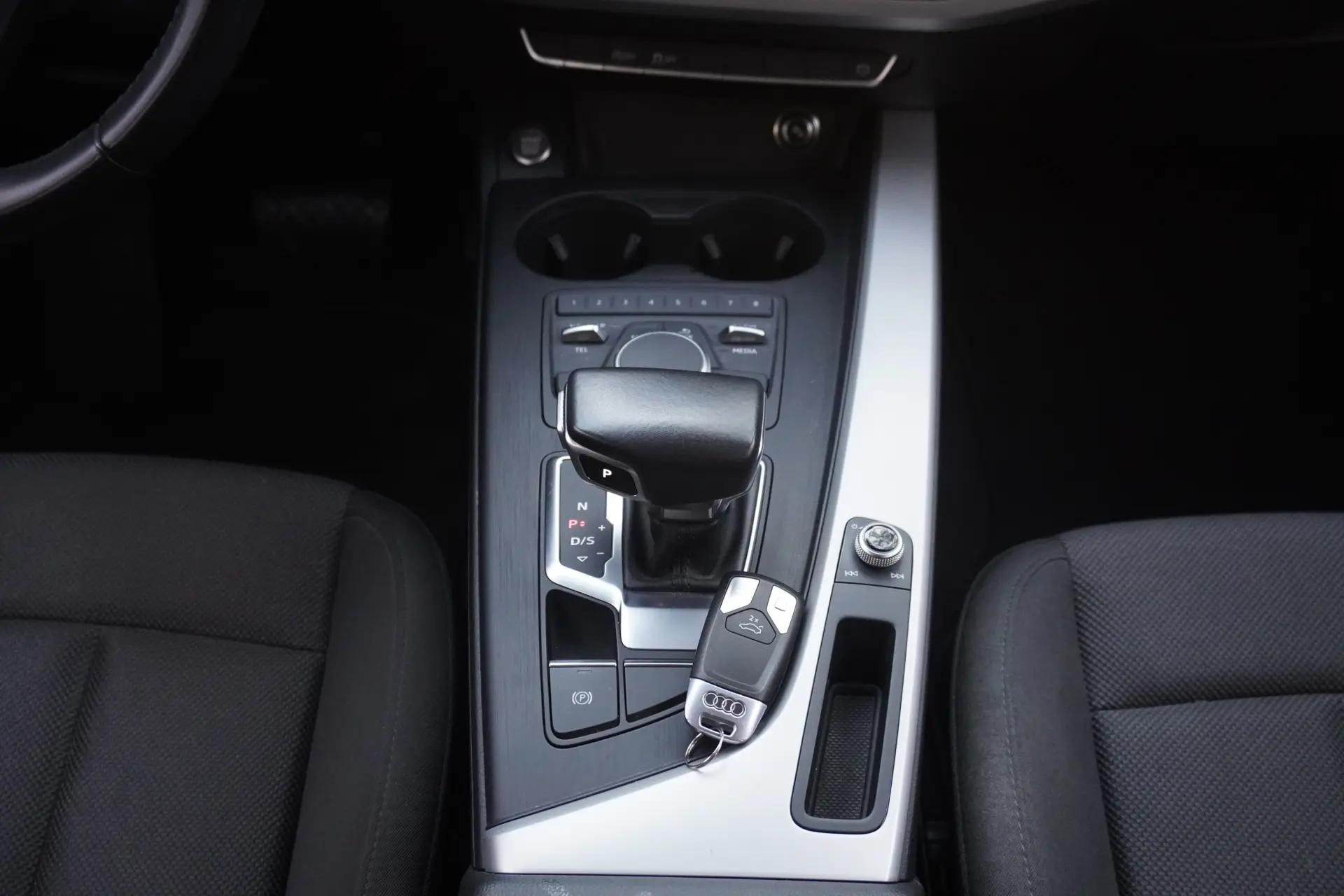 Audi A4 Avant 35 TDI S tronic 12