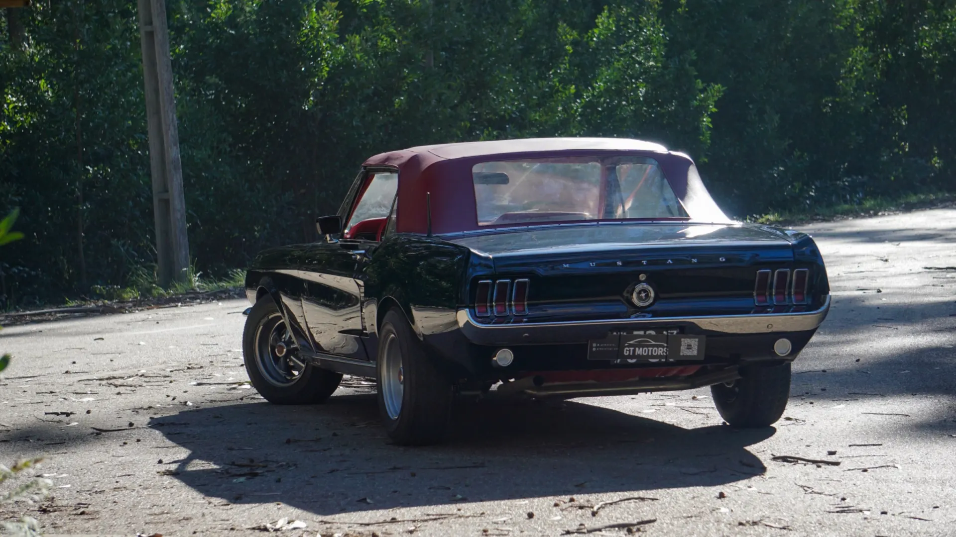 Ford Mustang Cabrio 2