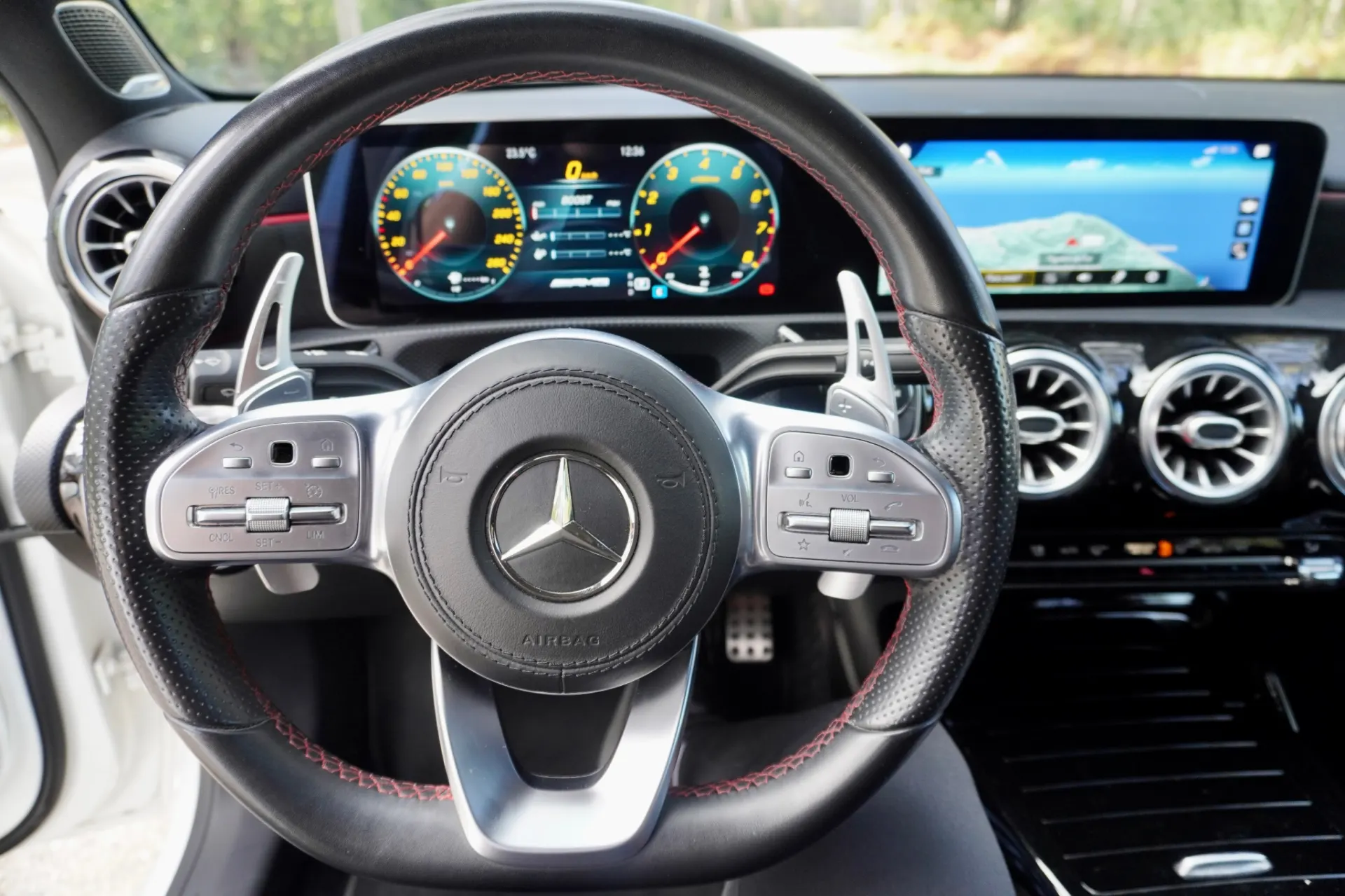 Mercedes-Benz A 35 AMG 4Matic 13