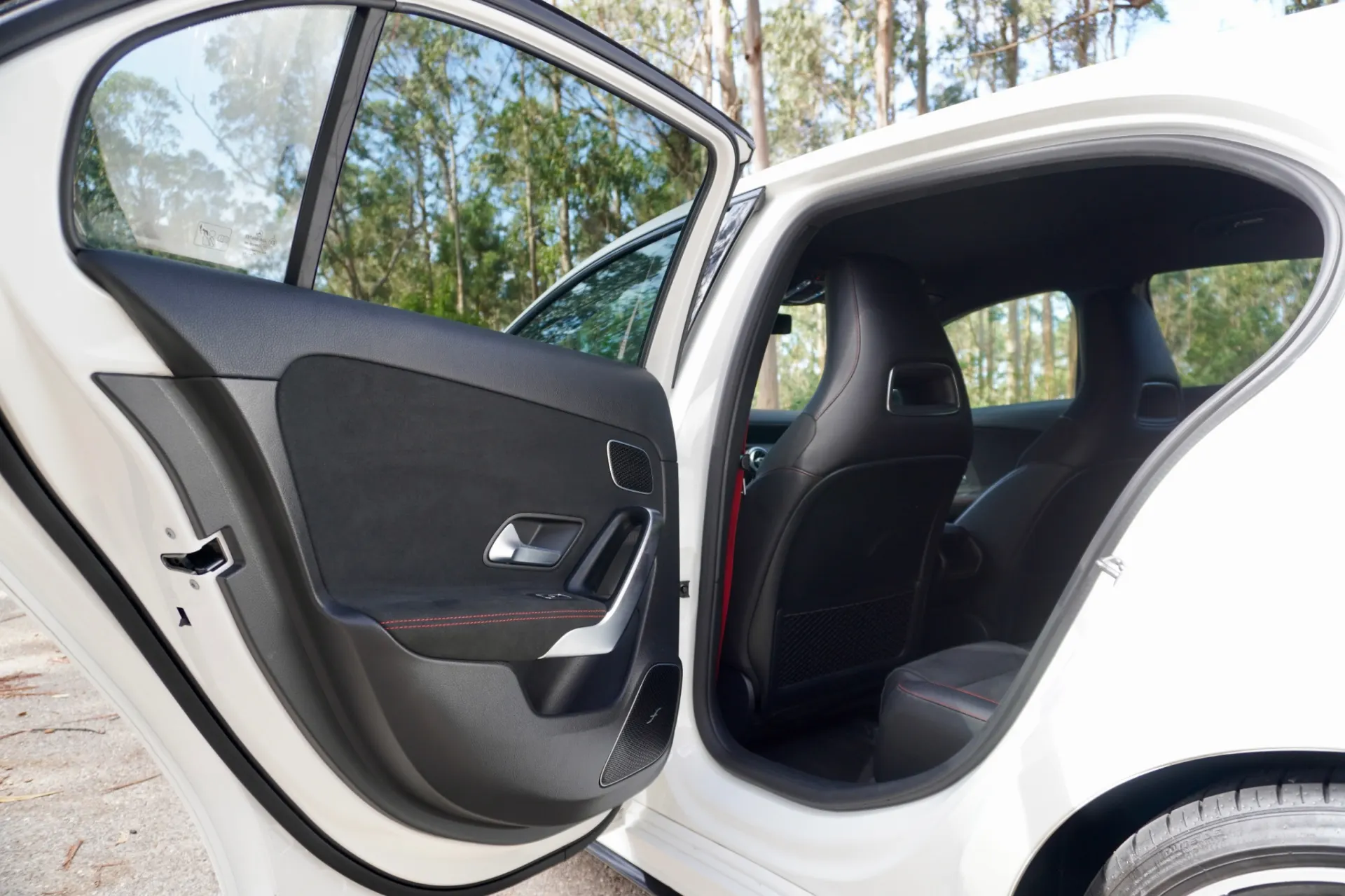 Mercedes-Benz A 35 AMG 4Matic 12