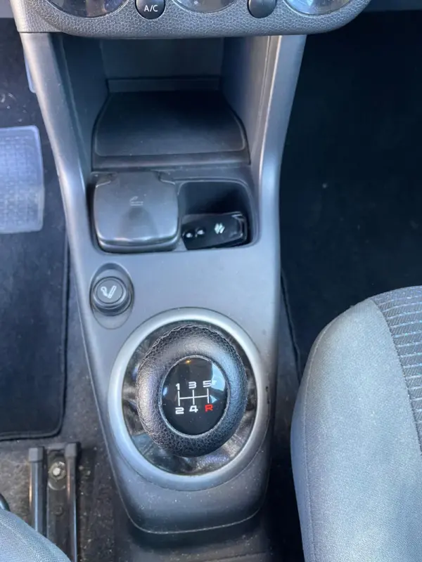 Suzuki Swift 1.3 16V GLX 14