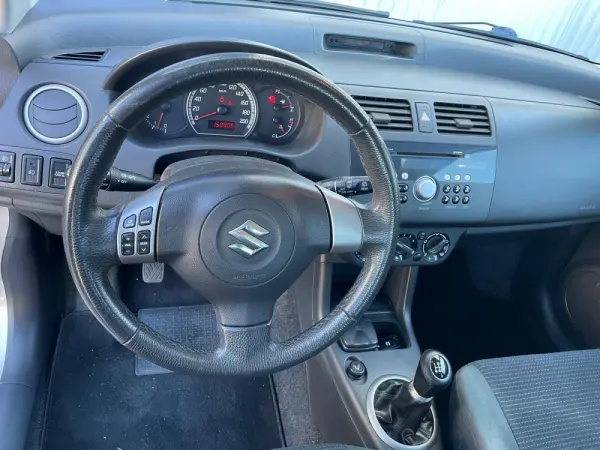 Suzuki Swift 1.3 16V GLX 7